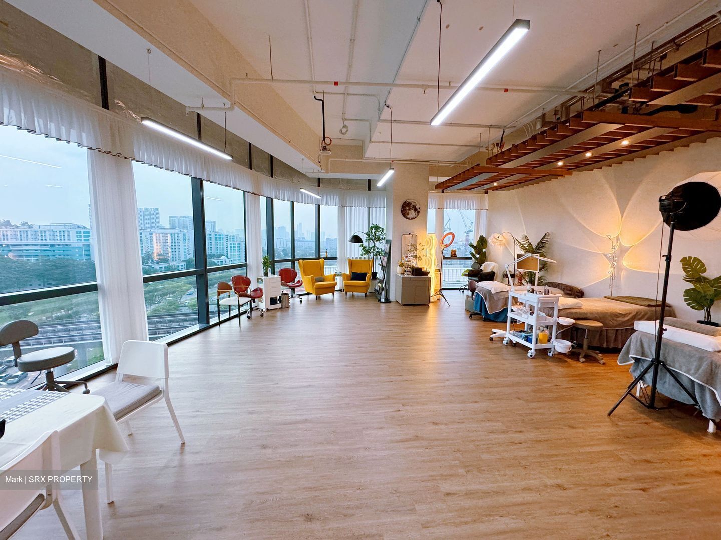 Woods Square (D25), Office #430124581